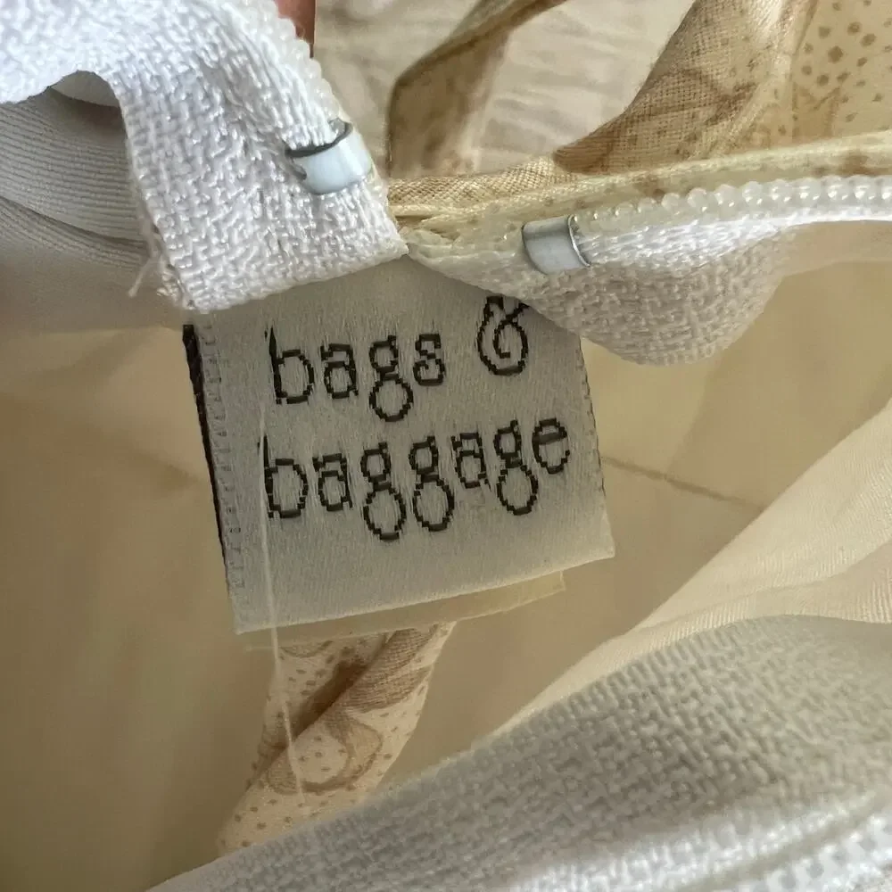 Bags & Baggage Full Zip Ladies Garment Travel Bag Ribbon Print Cream Cottagecore